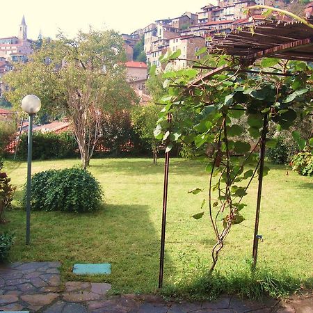 Appartamento La Felice Casa Di Nonno Battistino Apricale Camera foto