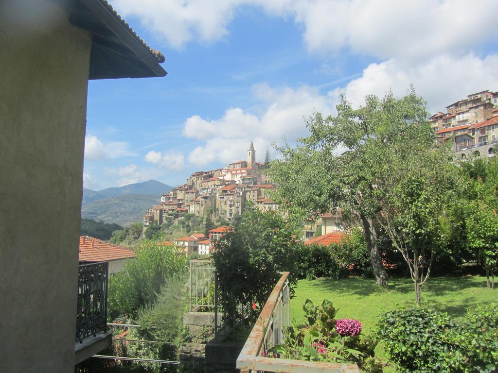 Appartamento La Felice Casa Di Nonno Battistino Apricale Camera foto